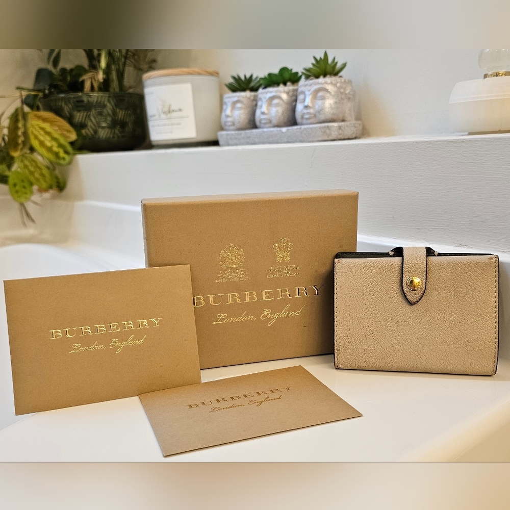 Burberry FULL INCLUSION  Beige Compact Wallet